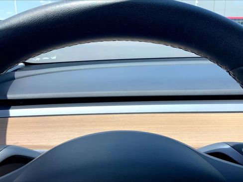 Used 2020 Tesla Model 3 Standard Range RWD image 25