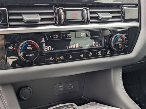 New 2025 Nissan Pathfinder SV w/ SV Premium Package image 22