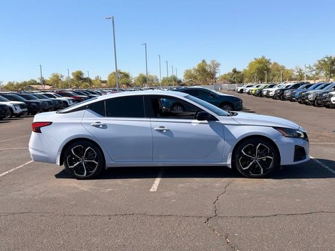 Certified 2023 Nissan Altima 2.5 SR FWD image 7