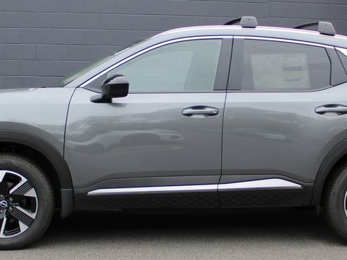 New 2026 Nissan Kicks SV w/ SV Premium Package image 2