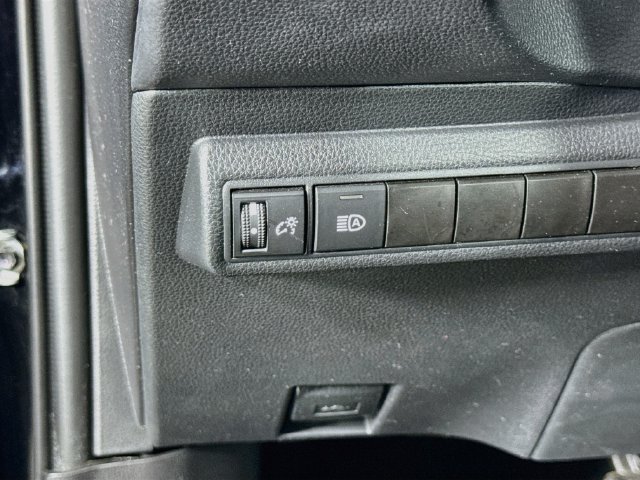 Used 2024 Toyota Corolla LE FWD image 10