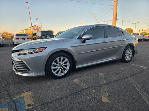Used 2023 Toyota Camry LE image 9