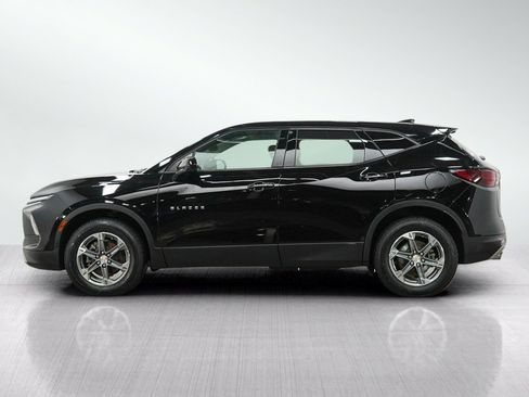 Used 2023 Chevrolet Blazer LT AWD/4WD image 2