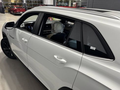 New 2026 Volkswagen Atlas Cross Sport SE image 15