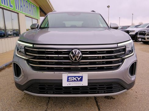 Used 2024 Volkswagen Atlas SE image 14