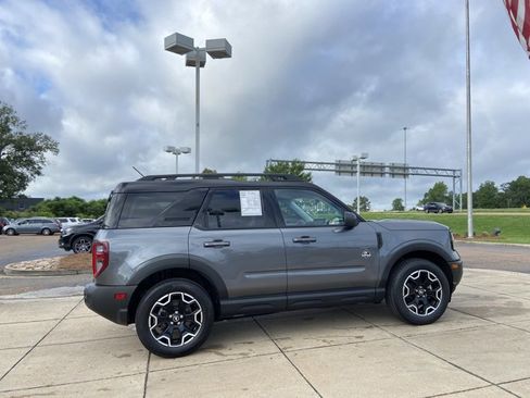 Used 2025 Ford Bronco Sport Outer Banks AWD/4WD image 12