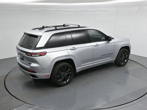 Used 2023 Jeep Grand Cherokee 30th Anniversary AWD/4WD image 41