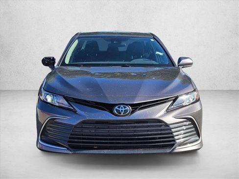 Used 2022 Toyota Camry LE FWD image 2
