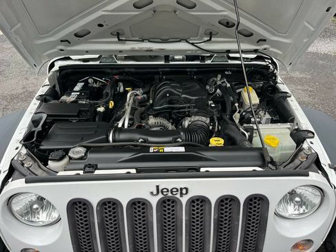 Used 2015 Jeep Wrangler Sport AWD/4WD image 40