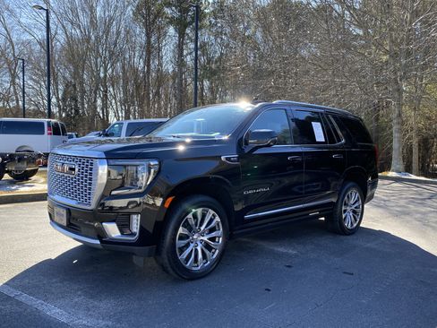 Used 2021 GMC Yukon Denali w/ Denali Premium Package image 5