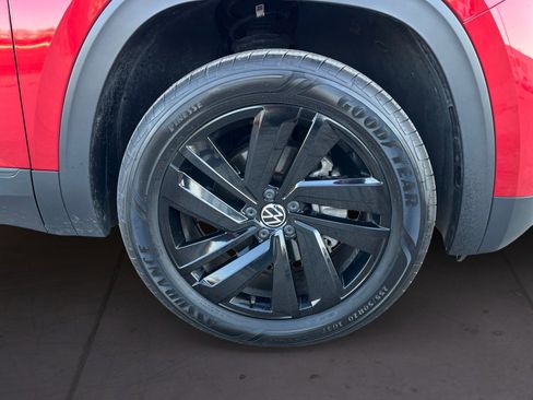 Certified 2022 Volkswagen Atlas Cross Sport SE image 21