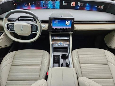 Used 2024 Lincoln Nautilus Reserve AWD/4WD image 18