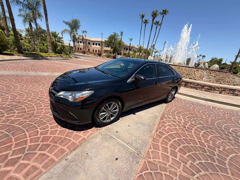 Used 2017 Toyota Camry SE FWD image 28