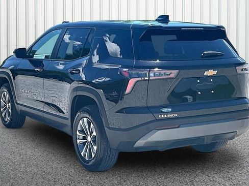 Used 2026 Chevrolet Equinox LT FWD image 10