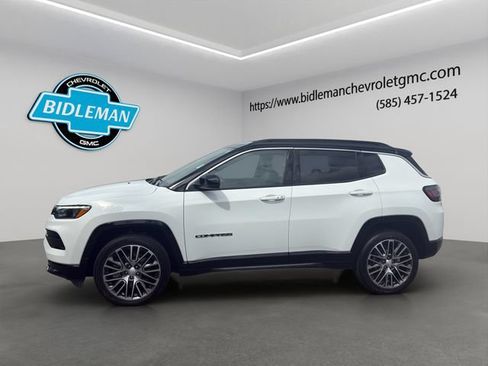 Used 2023 Jeep Compass Limited w/ Elite Group AWD/4WD image 4