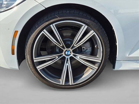 Used 2020 BMW 330i Sedan w/ M Sport Package RWD image 15