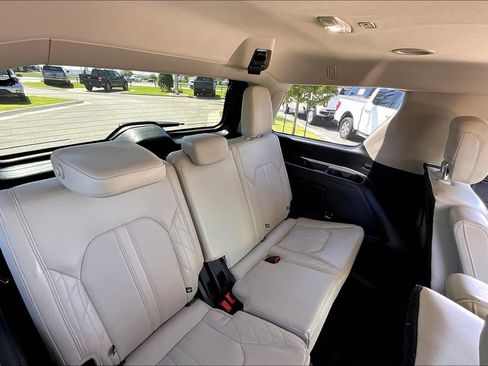 Used 2019 Ford Expedition Platinum image 31