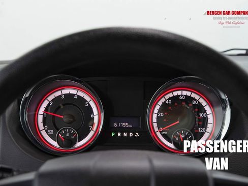 Used 2018 Dodge Grand Caravan SE w/ UConnect Hands-Free Group FWD image 25