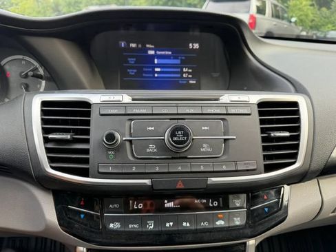 Used 2017 Honda Accord LX image 24