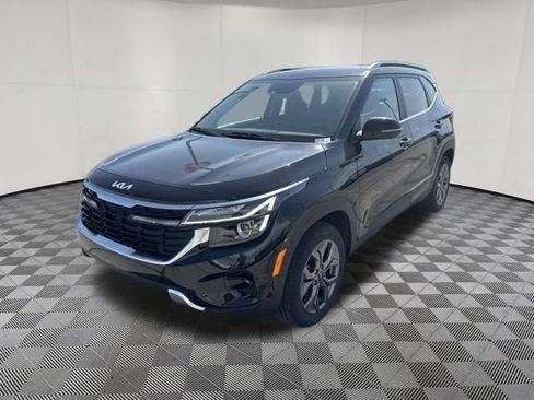 Used 2024 Kia Seltos S AWD/4WD image 13