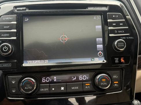 Used 2016 Nissan Maxima Platinum FWD image 14