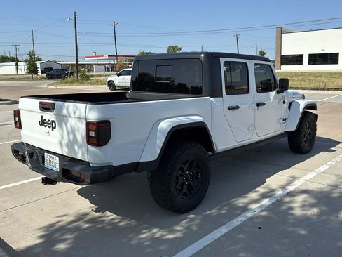 Used 2021 Jeep Gladiator Sport AWD/4WD image 9