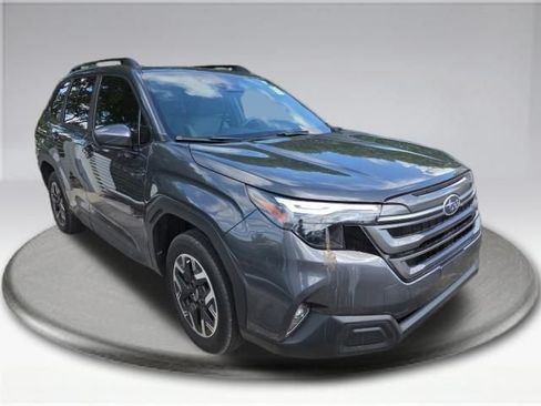 Used 2026 Subaru Forester Premium AWD/4WD image 3