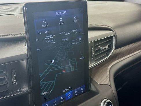 Used 2020 Ford Explorer Platinum w/ Premium Technology Package image 14