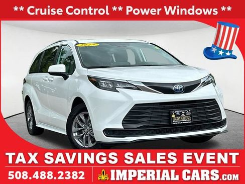 Used 2024 Toyota Sienna LE w/ LE Plus Package AWD/4WD image 1