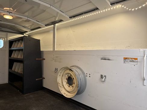 Used 2016 Ford E-350 and Econoline 350 Super Duty RWD image 27