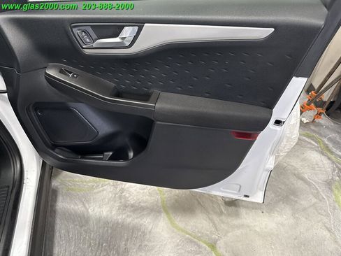 Used 2020 Ford Escape SE Sport image 26