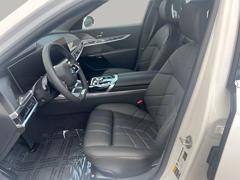 Used 2024 BMW i7 eDrive50 RWD image 9