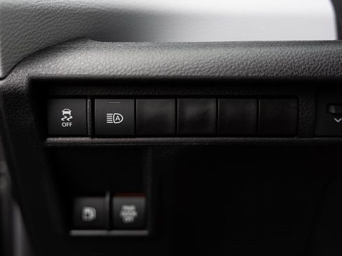 Used 2025 Toyota Sienna LE image 26