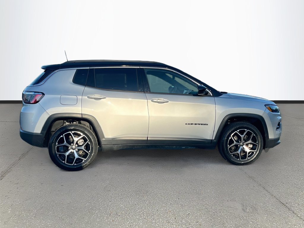 Used 2025 Jeep Compass Limited AWD/4WD image 8