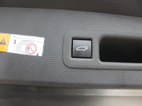 Certified 2026 Toyota Sienna LE FWD image 22