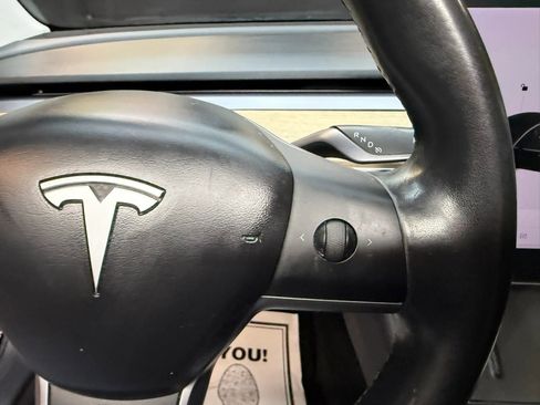 Used 2018 Tesla Model 3 Mid Range image 17