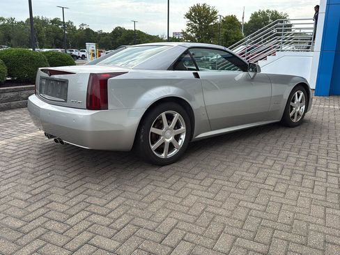 Used 2007 Cadillac XLR RWD image 5