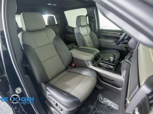 Used 2025 Chevrolet Silverado 1500 ZR2 w/ Technology Package AWD/4WD image 46