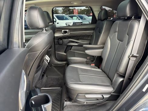 Used 2023 Kia Sorento SX image 26