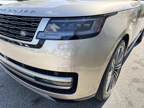 New 2026 Land Rover Range Rover Long Wheelbase SE image 9