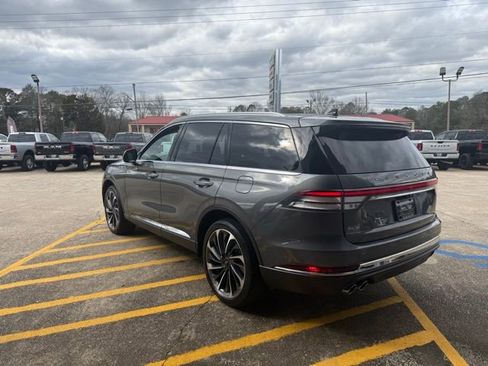 Used 2023 Lincoln Aviator Reserve w/ Equipment Group 201A AWD/4WD image 5
