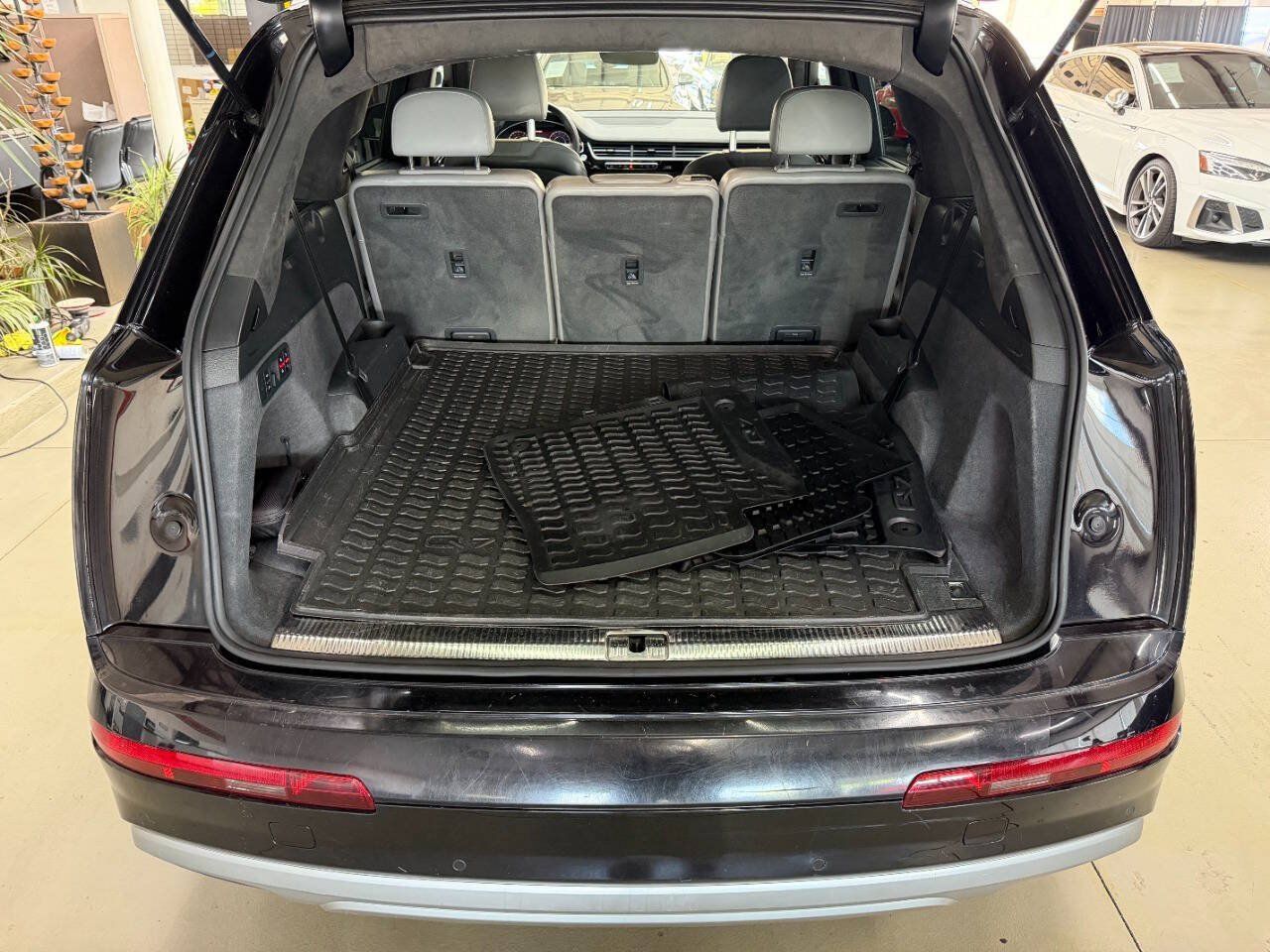 Used 2018 Audi Q7 3.0T Prestige AWD/4WD image 9