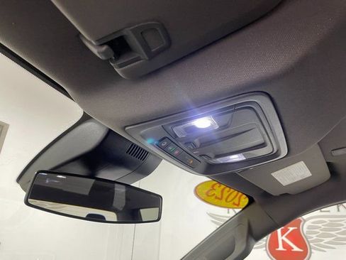 Used 2023 Chevrolet Silverado 1500 Custom image 18