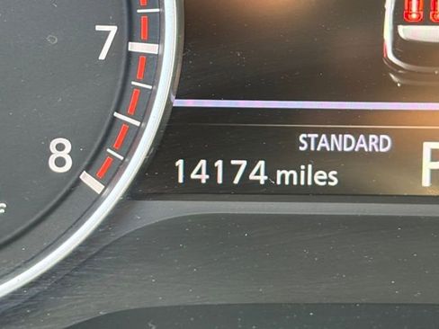 Used 2024 Nissan Pathfinder S image 20