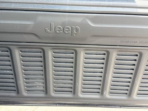 Used 2023 Jeep Wrangler Unlimited Sahara AWD/4WD image 29