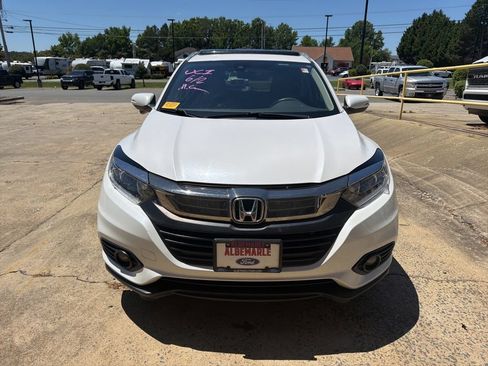Used 2021 Honda HR-V EX image 2