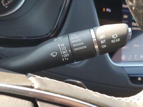 Certified 2025 Cadillac XT5 Luxury AWD/4WD image 19