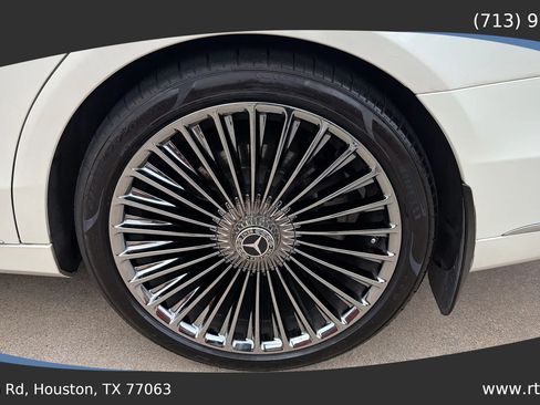 Used 2019 Mercedes-Benz S 560 Sedan image 17