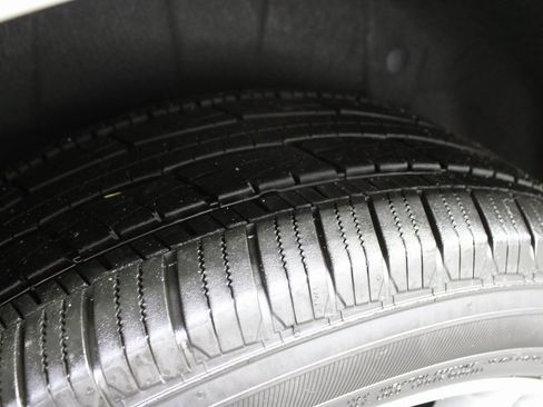 Used 2024 Ford Expedition Platinum image 40