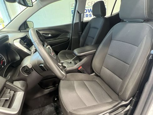 Used 2024 GMC Terrain SLE AWD/4WD image 11